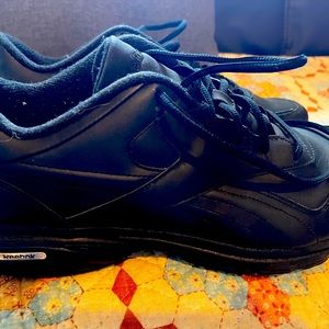 Mens Reebok tennis shoes, black ,size 10